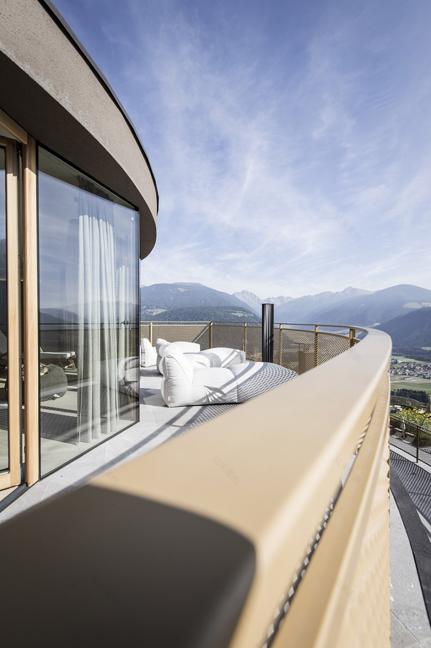 游弋于天地间 & 拥有漂浮大泳池的意大利Hubertus
酒店 / noa* -23