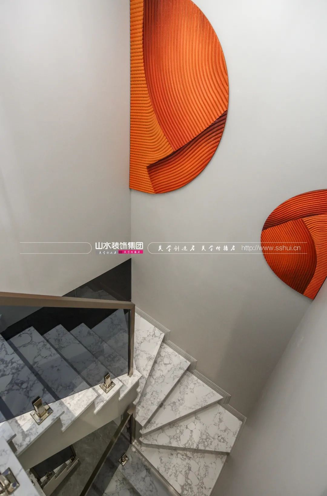 300 平复式住宅的橙蓝碰撞-19