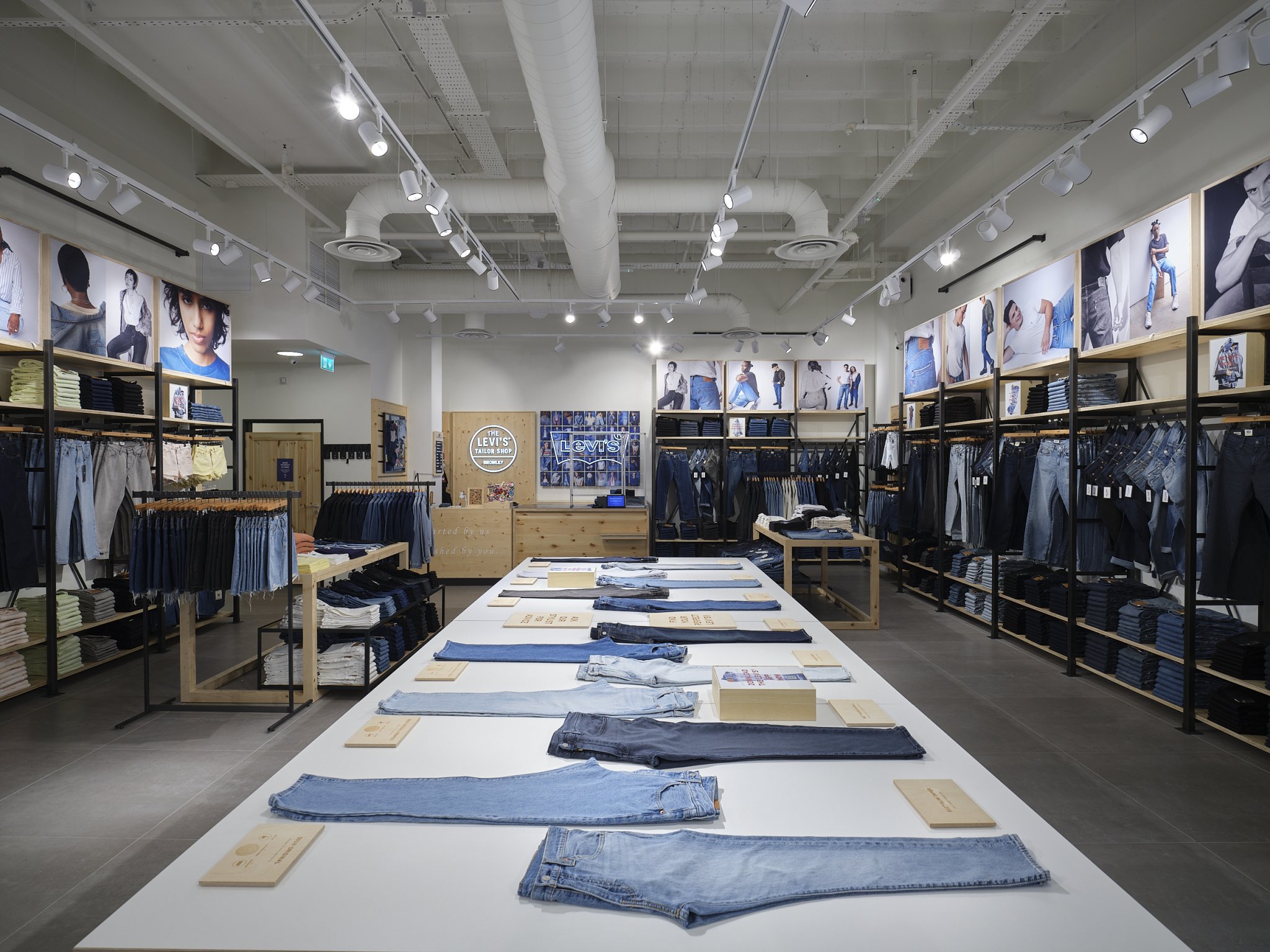 李维斯（Levi’s）®牛仔裤和 T 恤 X 幸运狐（Lucky Fo）丨英国丨Lucky Fox-11