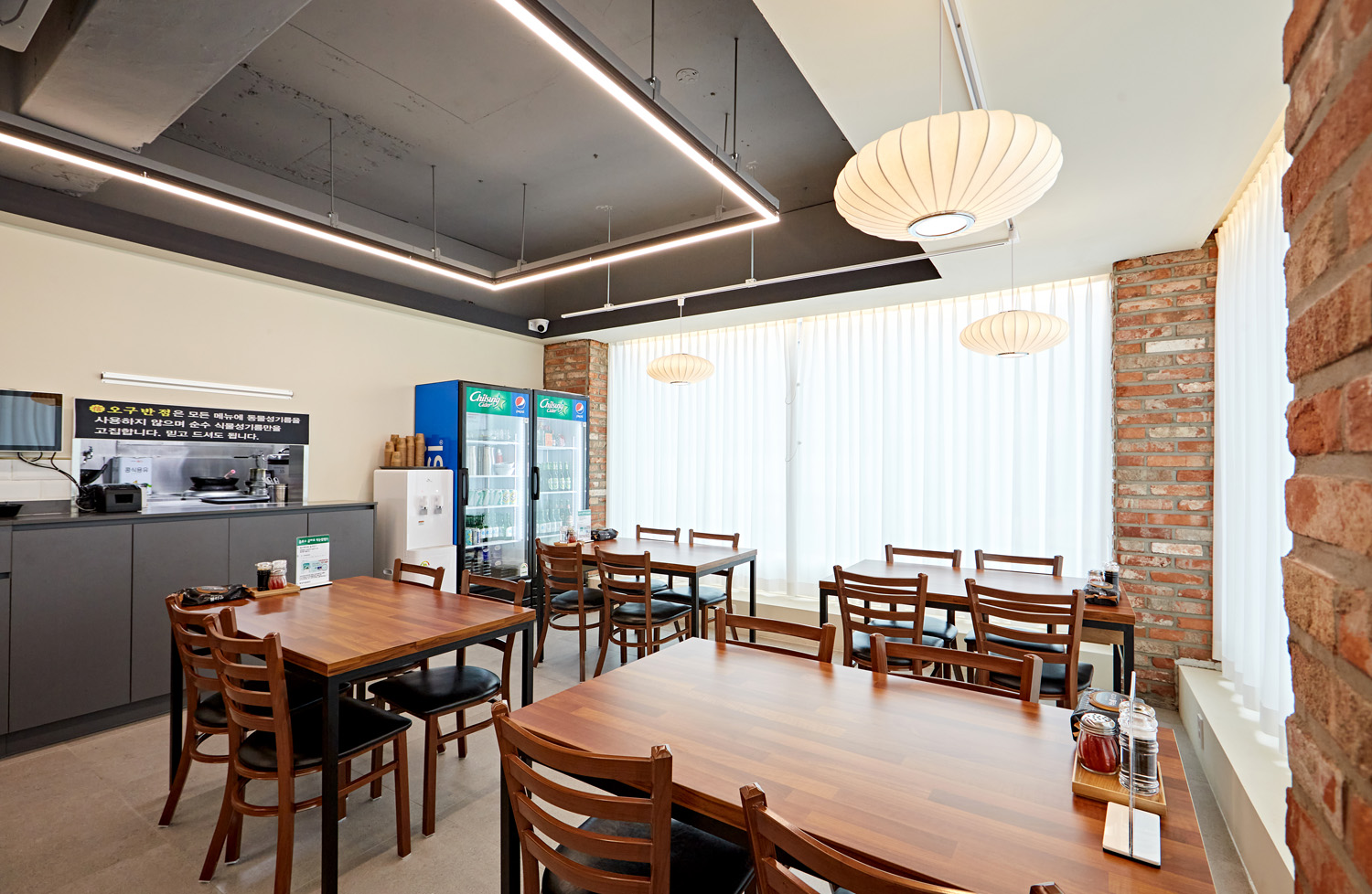 25 平米极简中式住宅，白色与木色完美融合-9