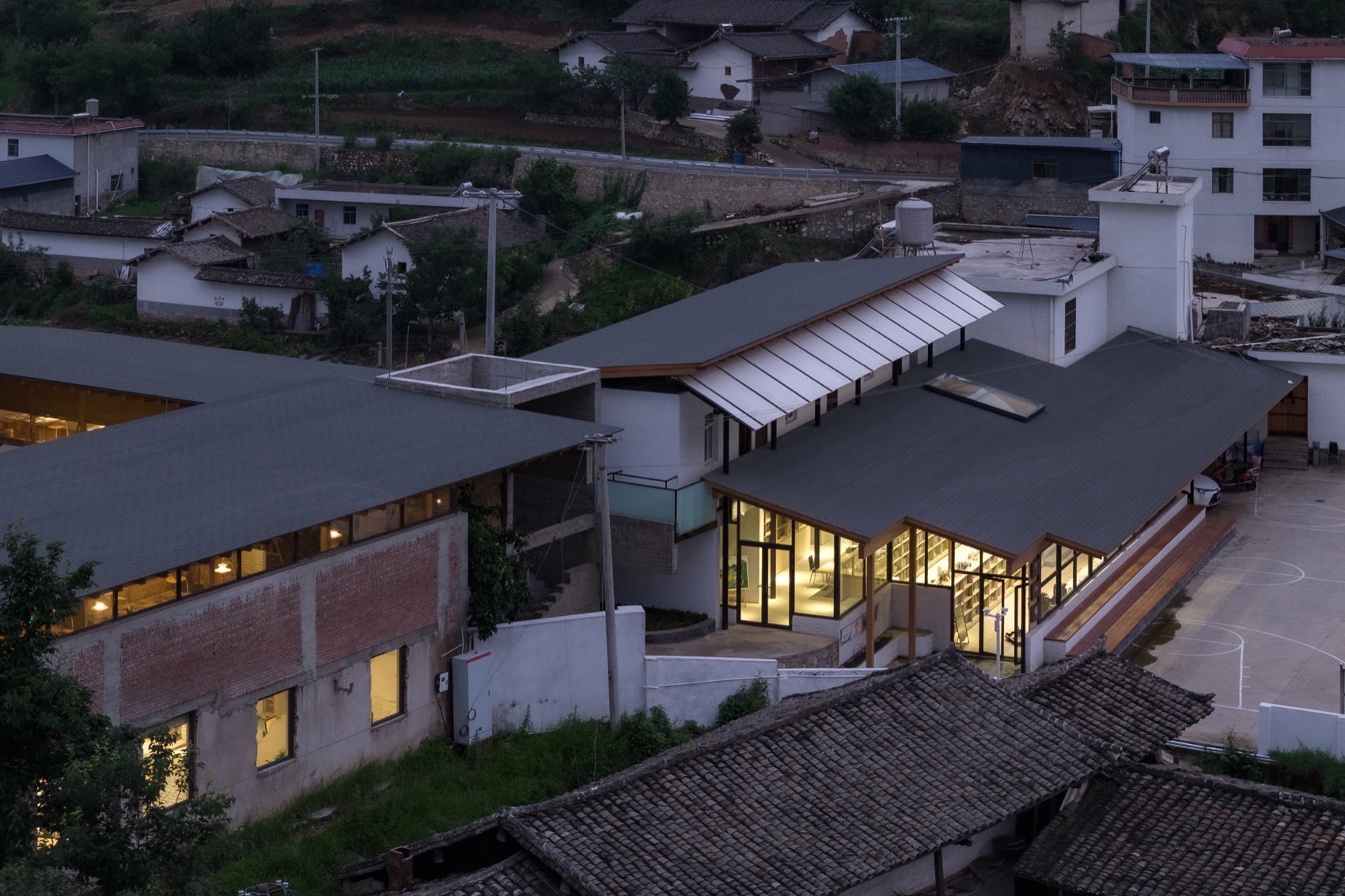 在遗址中的建造 · 联合村社区中心丨中国攀枝花丨合造社建筑设计事务所-14