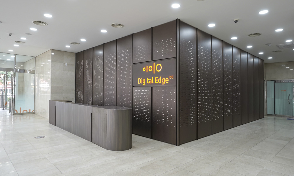 "极简主义的完美呈现 | 100 平米办公室设计"-2