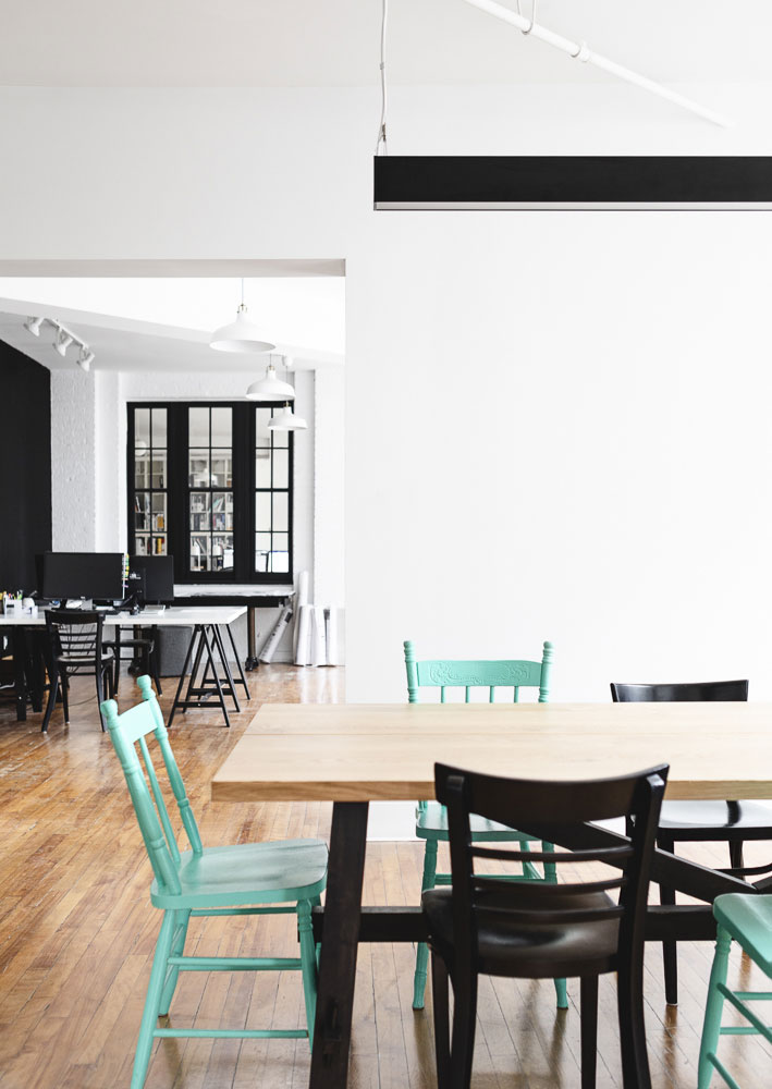 魁北克城 Patriarche 办公室 - 旧工厂中的现代创意空间-17