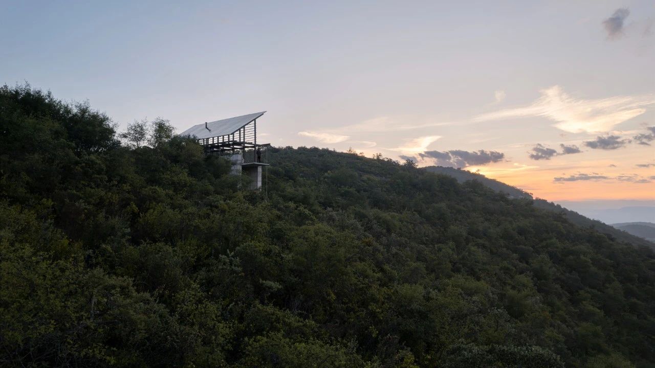 加维亚的房子丨巴西里约热内卢丨gru.a-96