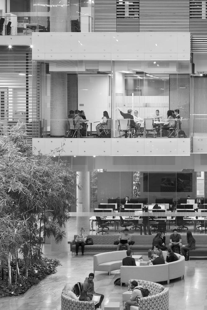 拉扎里迪斯厅-56