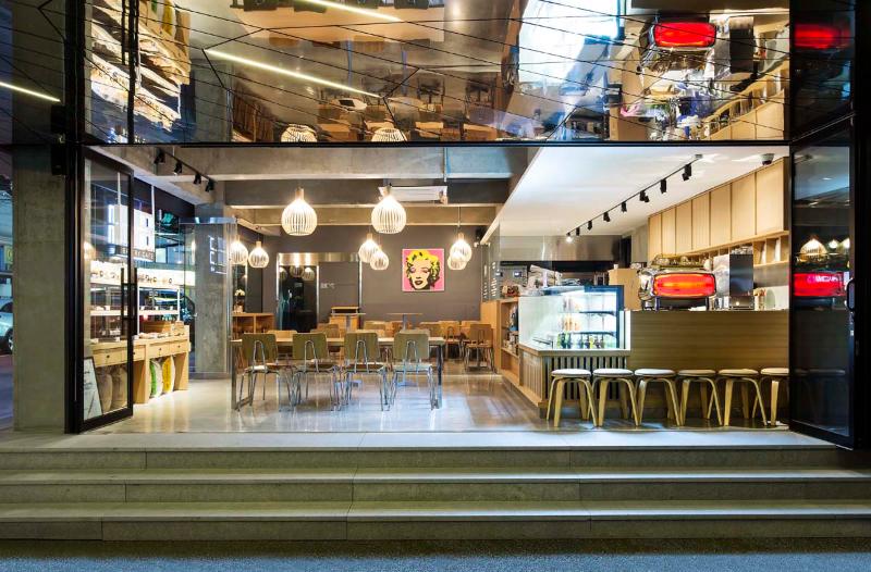 现代简约风咖啡厅，温馨木质空间打造城市休憩地-9