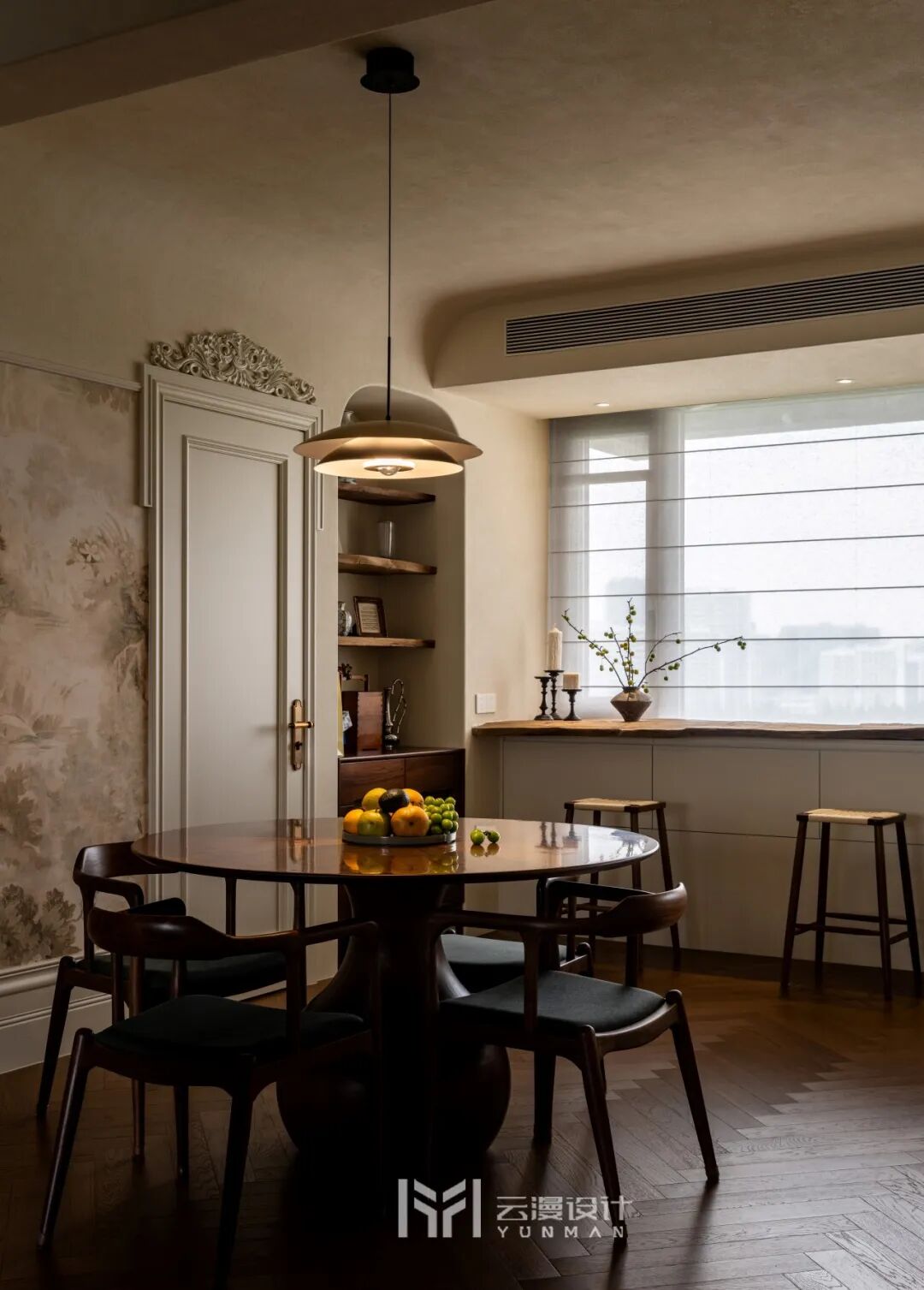 YUN.MAN实景|东方墨香漫过雕花窗，一卷诗书伴斜阳，法式浪漫藏于页，东方雅韵绕画梁-40