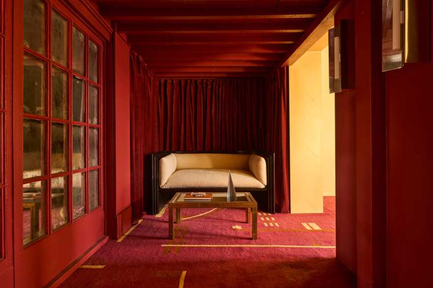 巴黎传奇跳蚤市场办公室改造为策展展厅丨法国巴黎-2