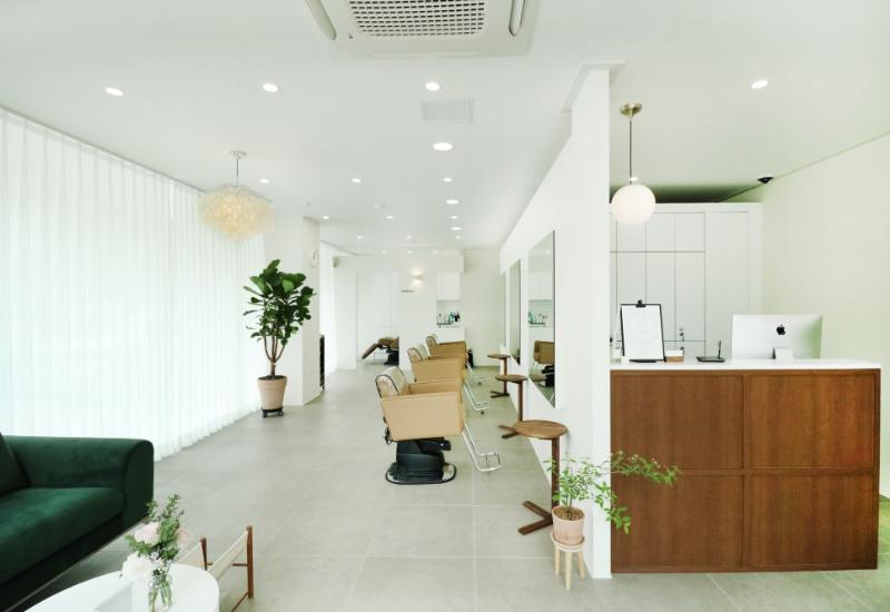 简约之美——15 平米美妆店的精致空间设计-4