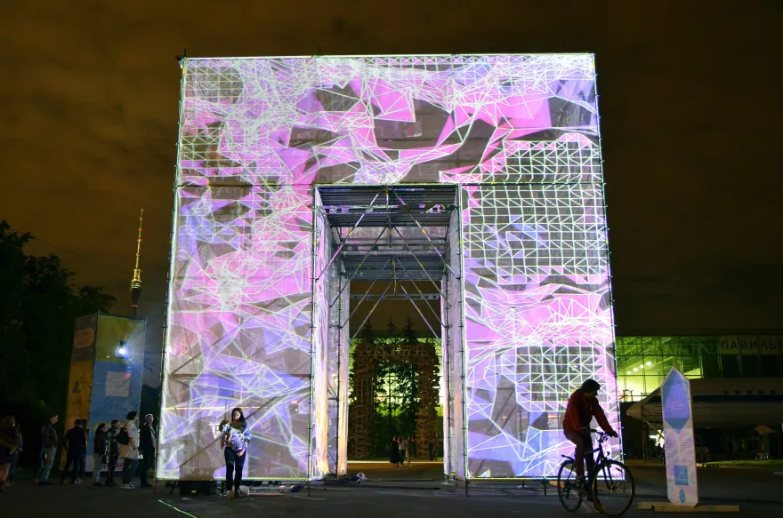 莫斯科 VDNKh 公园的灵动光影立方-14