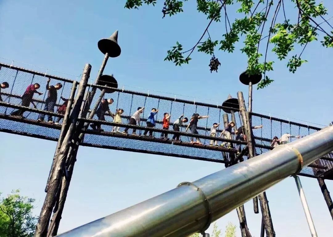 黑森林 | 儿童乐园的黑色艺术-7