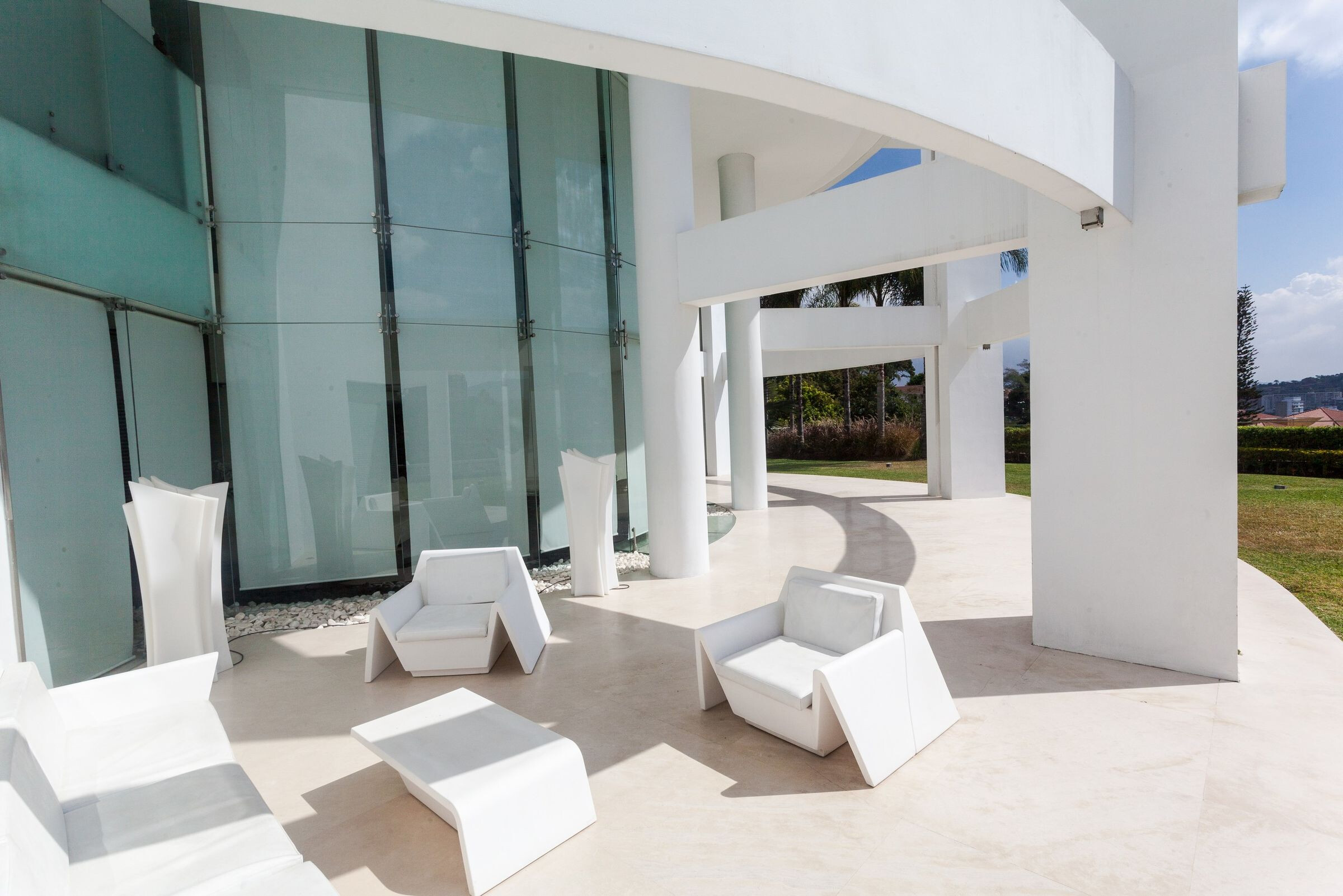 委内瑞拉螺旋形透明别墅，诠释轻盈与通透-24