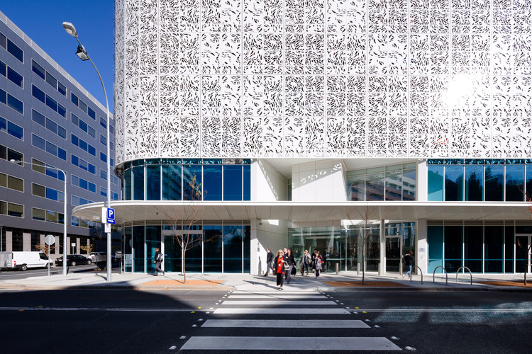 Skypark Car Park May + Russell Architects-26
