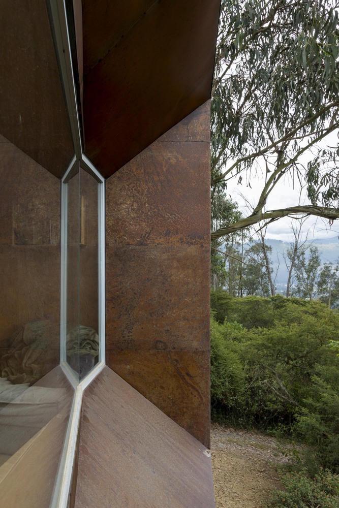 "倾斜立方体 | 2022 年 Quito 的 Oblique Extension House"-36