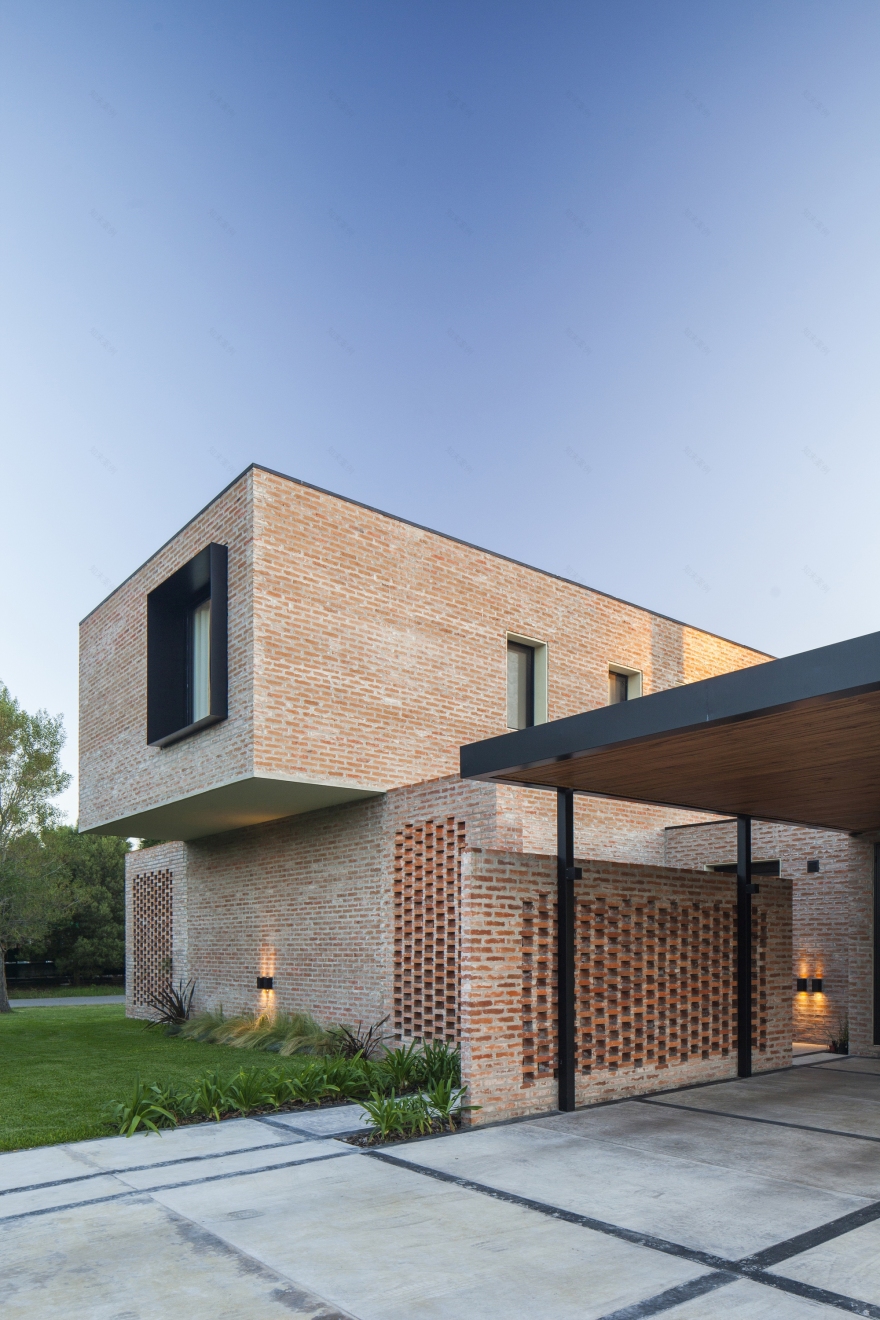 砖房丨阿根廷丨Lattes Salinas Arquitectos-26