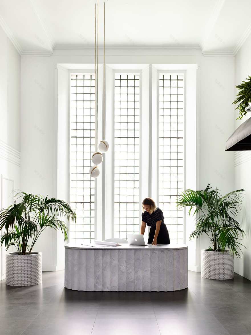 悉尼 Artedomus 展厅 | 电影老好莱坞风格设计,灵活展示产品-0