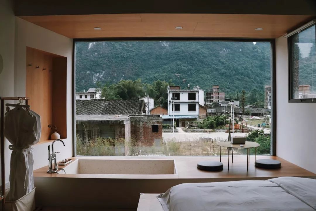 闺蜜俩花了1000万，在漓江边造了栋「积木房子」：这才是当妈的最高境界-130