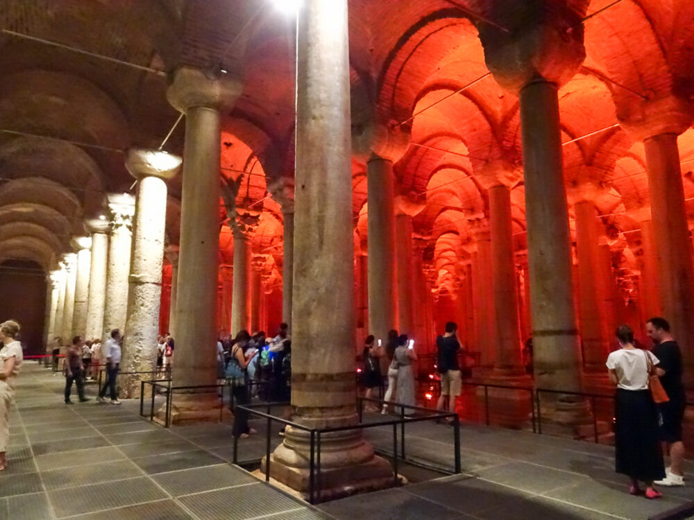 イスタンブールの地下宮殿(伊斯坦布尔的地下宫殿)丨不明-38