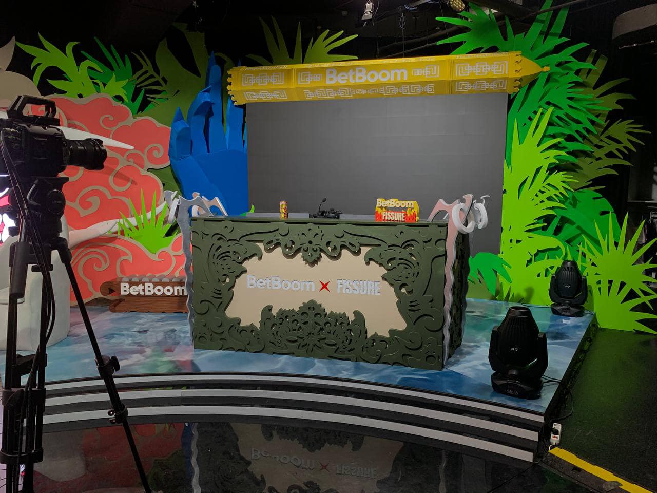 为外国合作伙伴打造的电竞现代工作室-2