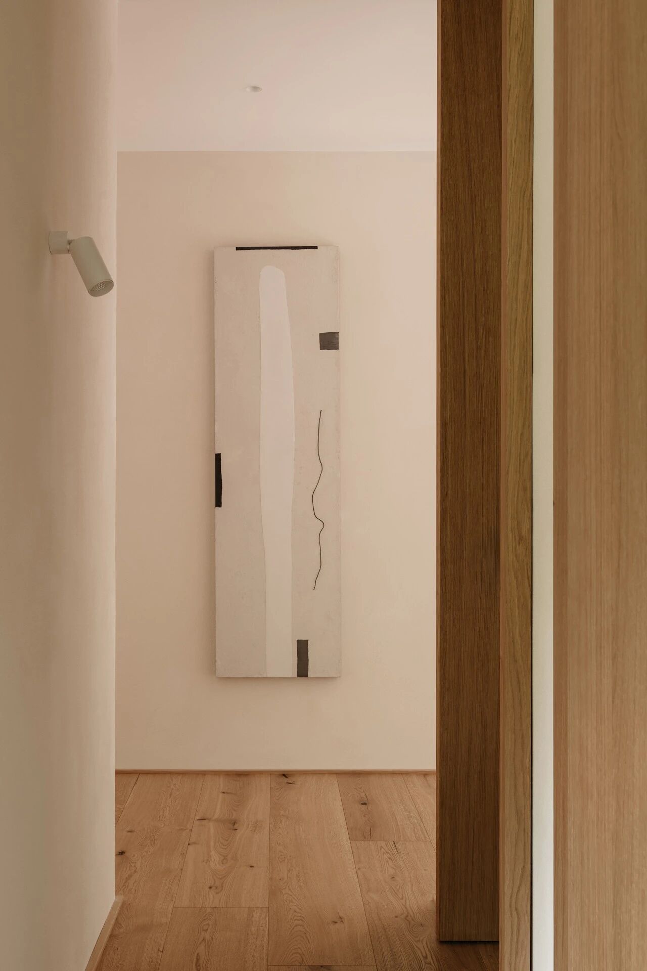 鸸鹋屋（注：EMU是鸸鹋，一种澳大利亚特有的鸟类，若这里的EMU有特殊含义，请提供更多背景信息以确保准确翻译） 丨华沙的工作室81.WAW-23