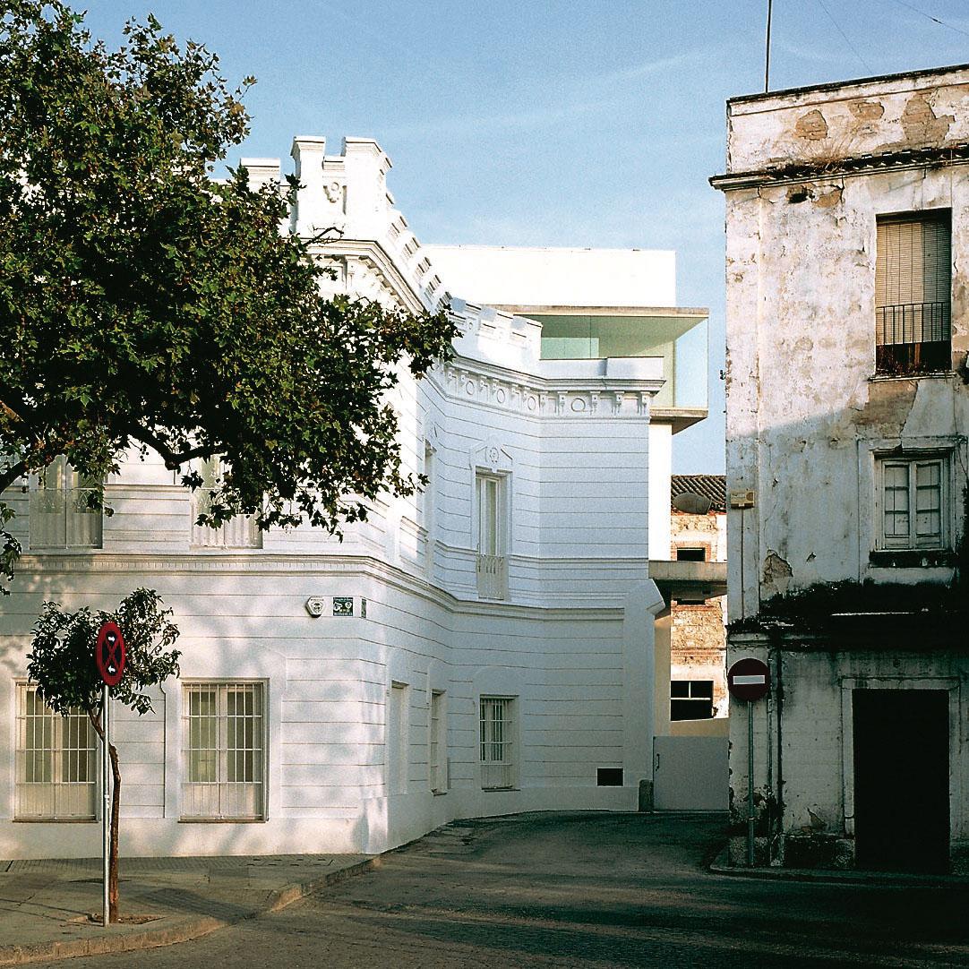 古城 Jerez 的市政厅改造 · 旧修道院新生,历史与现代交融-7