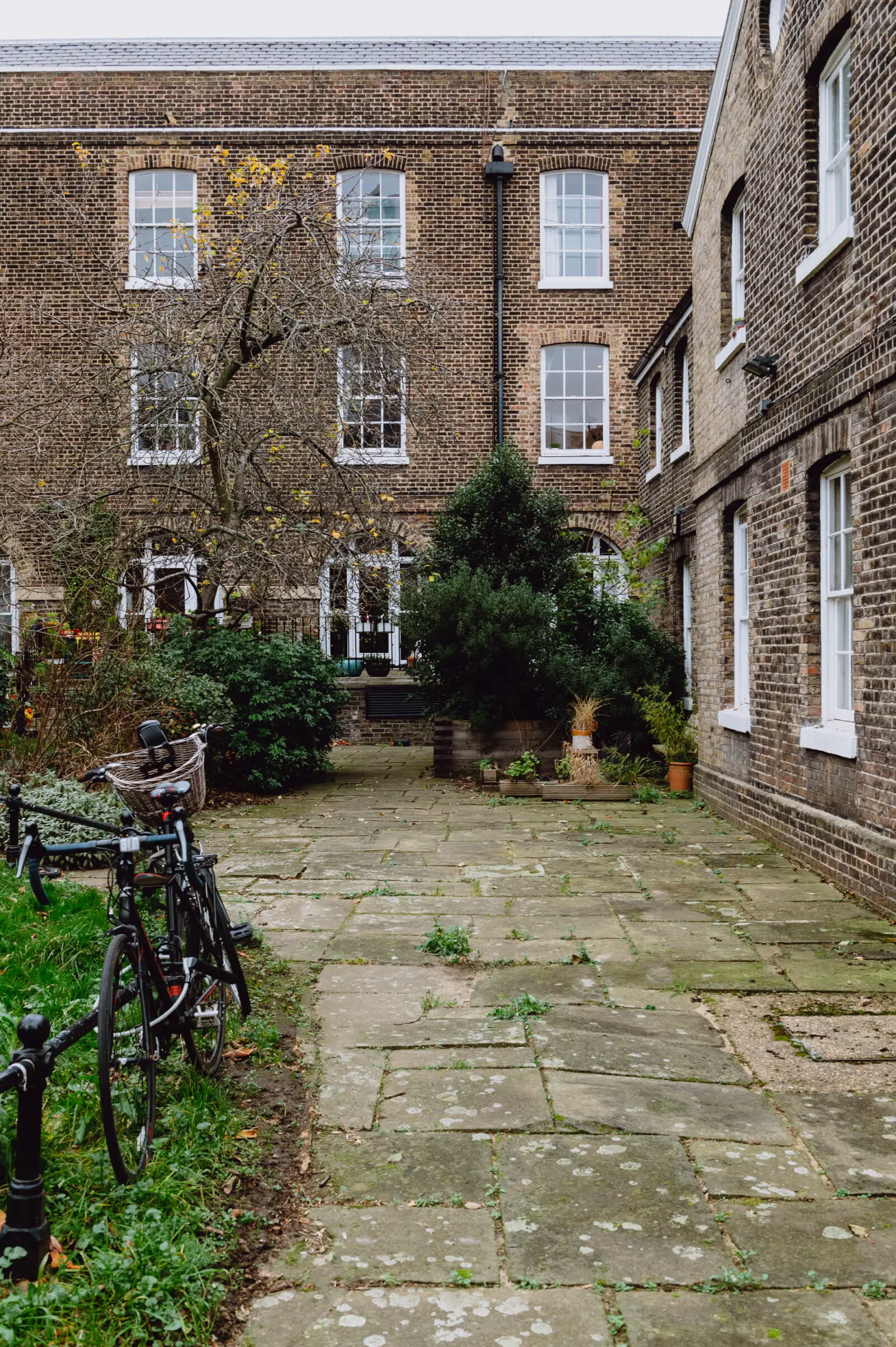 伦敦泰晤士河畔历史建筑改造的迷你阁楼-13