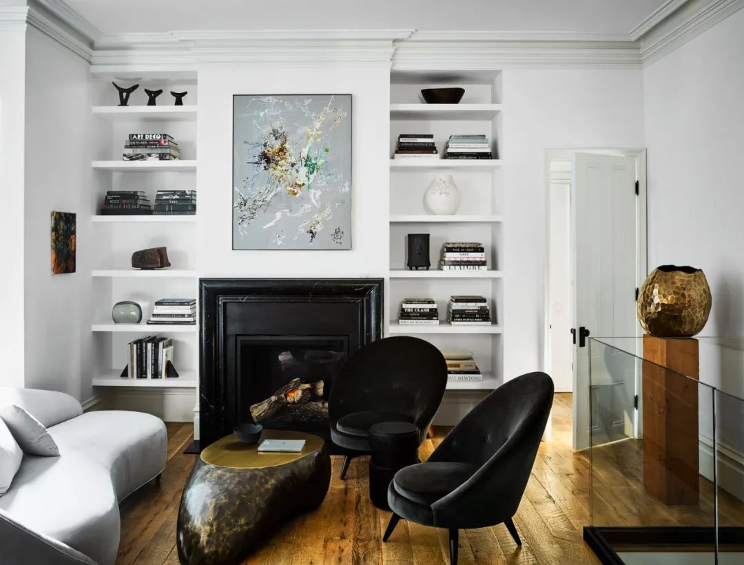 奇葩设计师用2年把房子涂成黑色,还被夸是天才？-34