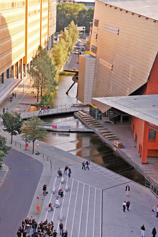 柏林波茨坦广场可持续生态友好城市广场项目丨德国柏林丨Atelier Dreiseitl-5