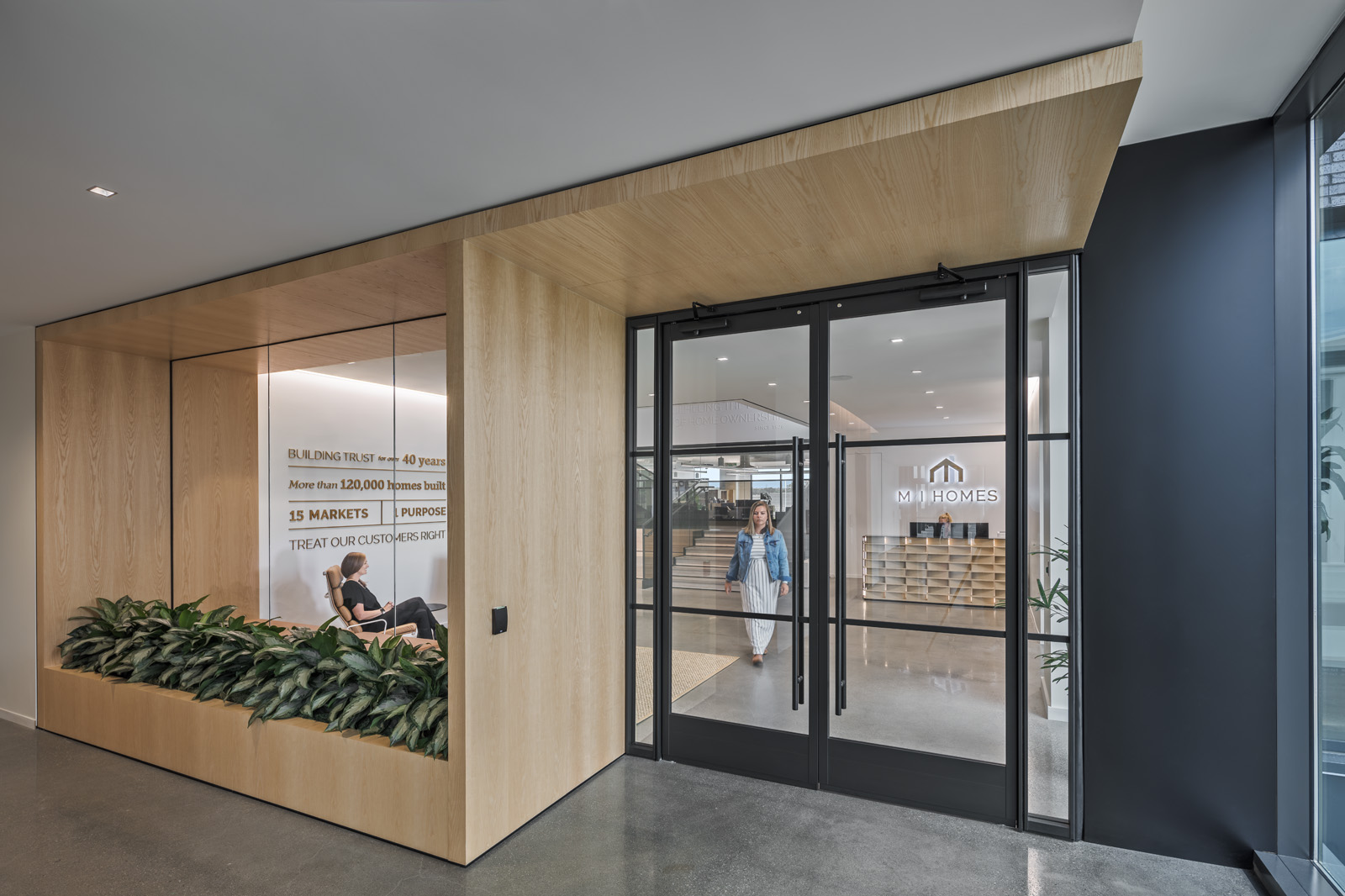 M/I Homes 总部 | 展现品质与功能的办公空间-9