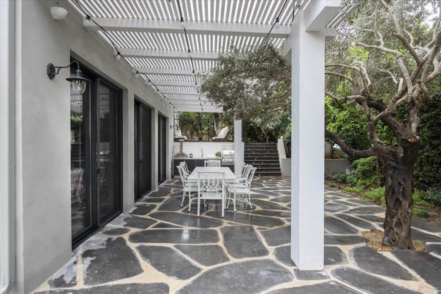 במקום לעבור, לשפץ: 200 מר' של כפריות עכשווית - WALLS : WALLS-93