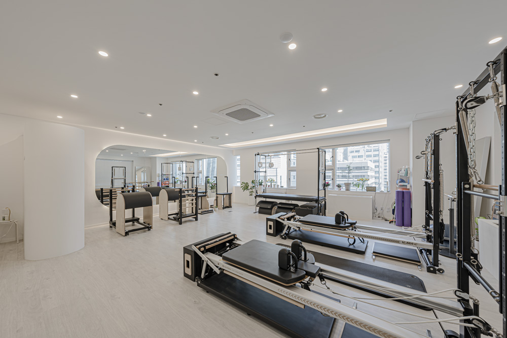 白色简约 | 20 平米的塑料学院内饰设计-9