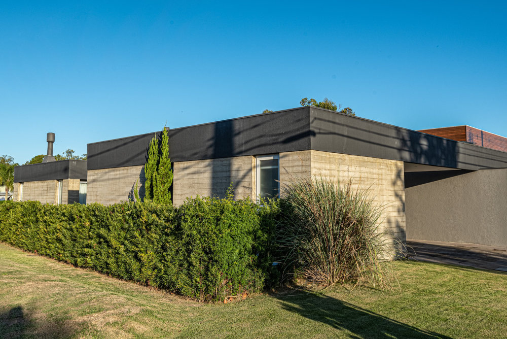 巴西简约住宅设计,展现混凝土与光影之美-16