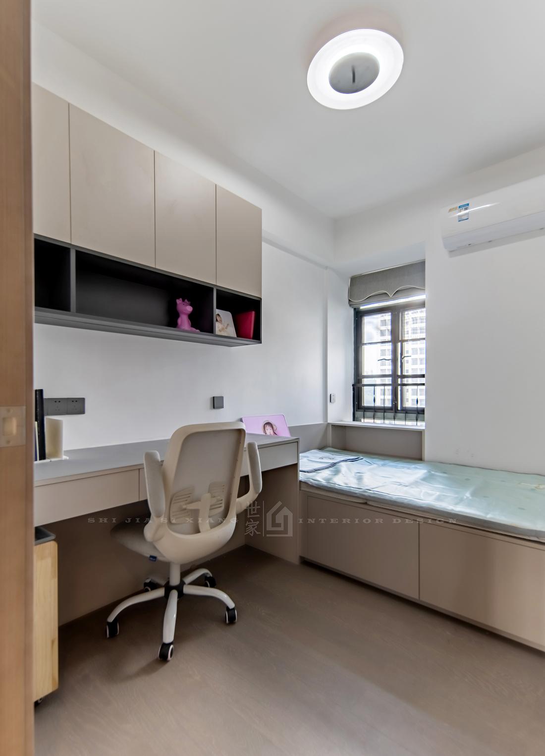 现代轻奢四居室装修设计-68