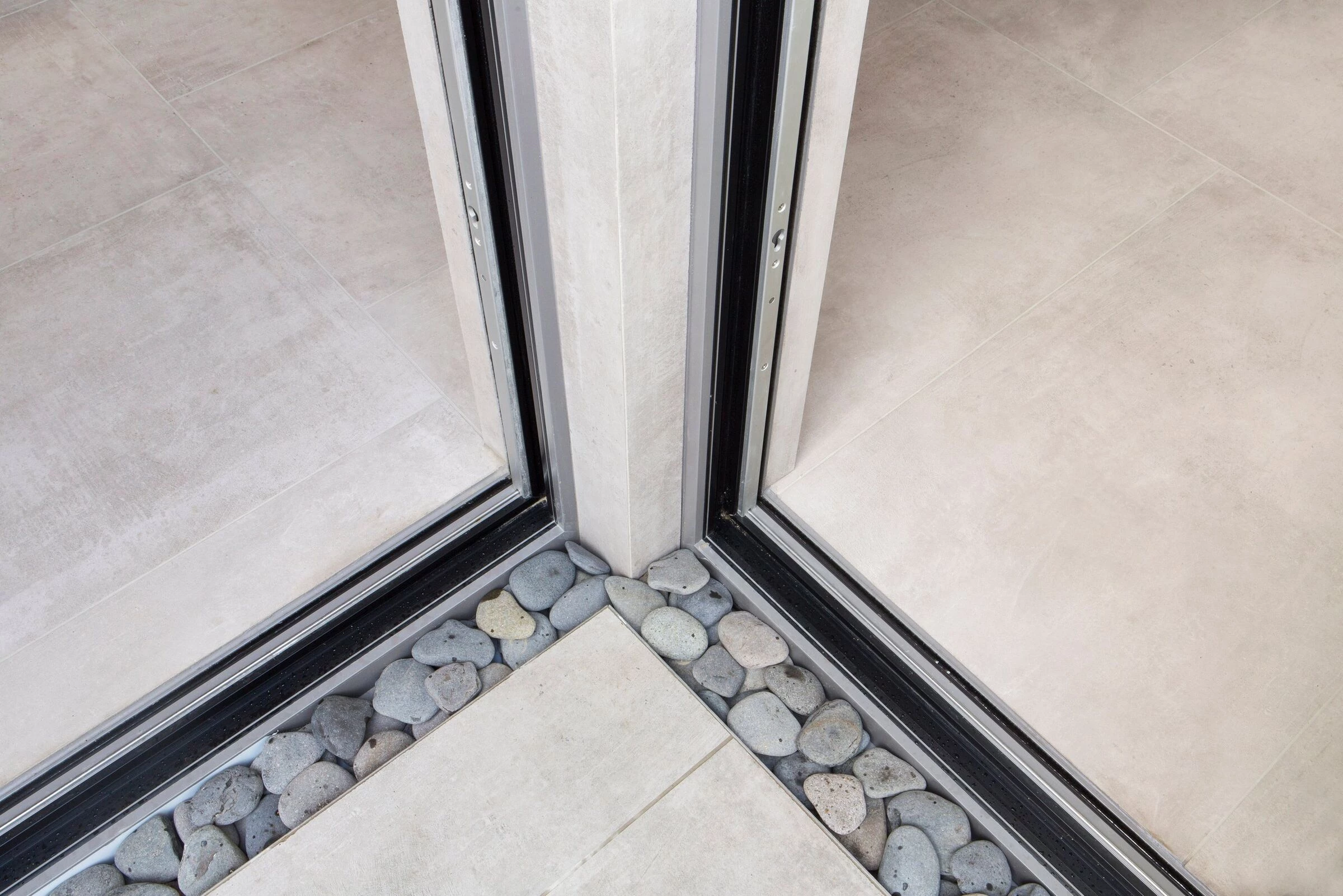 伦敦"Patio House" · 紧凑空间的厨房扩建-21