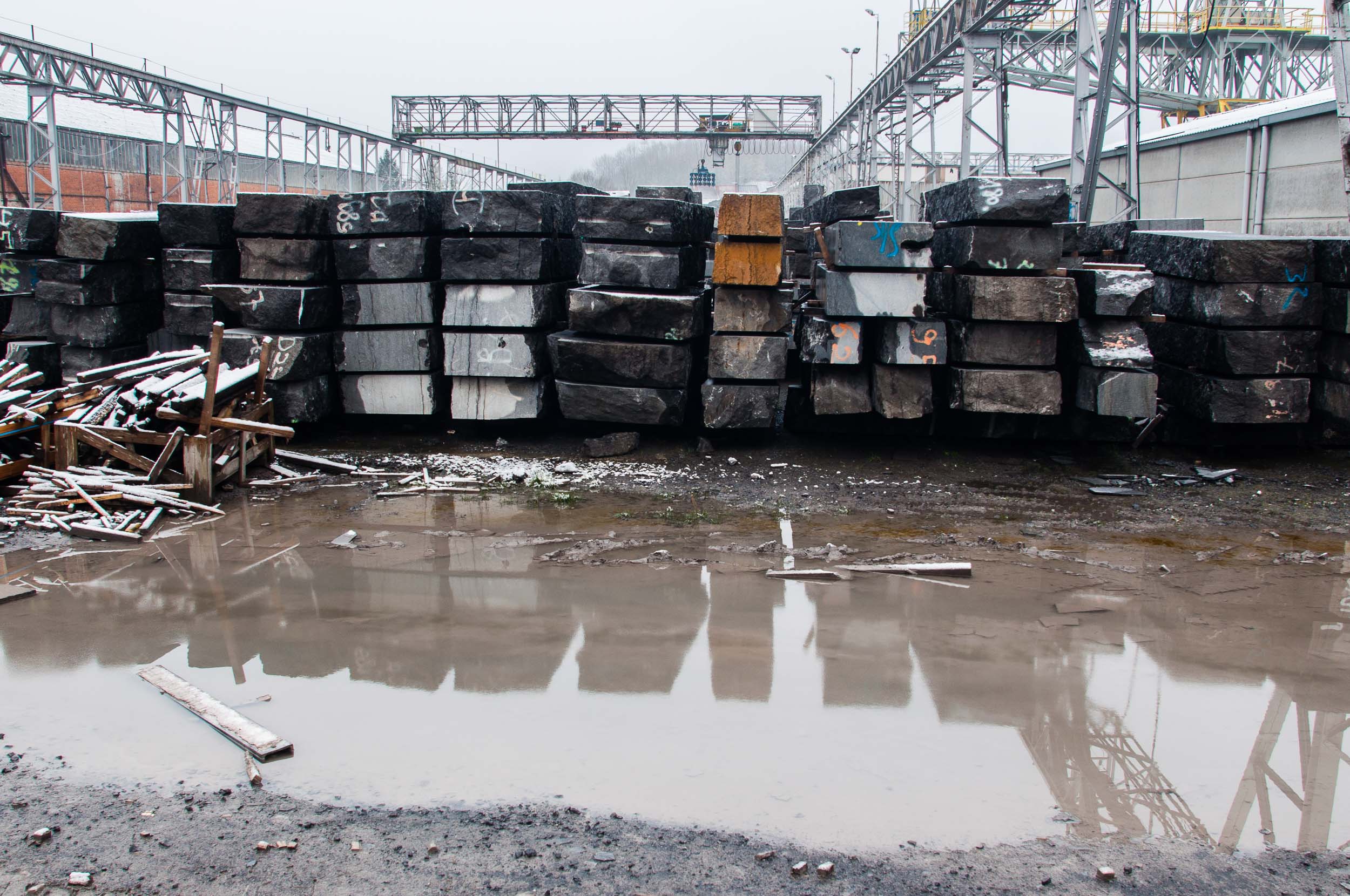 采石场·朱利安·卡雷德罗

注：Julien Carretero 一般是人名，按常见音译规则翻译为朱利安·卡雷德罗；Quarry 常见释义为采石场，若此处有特定含义，但因缺乏更多背景信息暂按常见义翻译 丨比利时埃诺-39