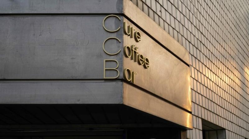 12 坪现代咖啡馆，演绎极致空间美学-10