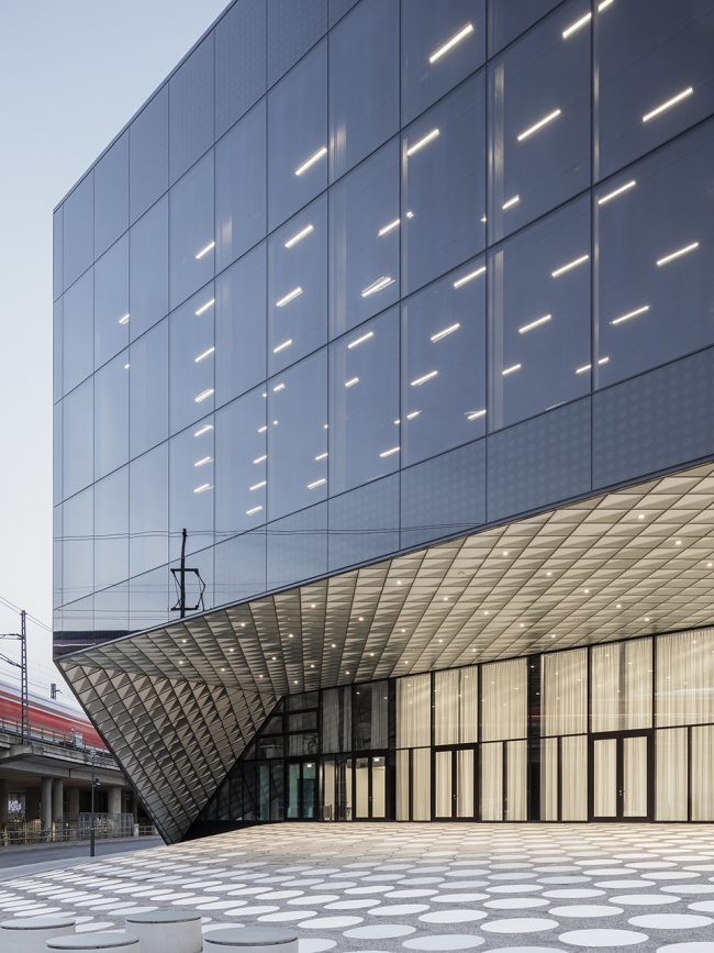 柏林“未来之家” | 低能耗、丰富公共空间的设计典范-13