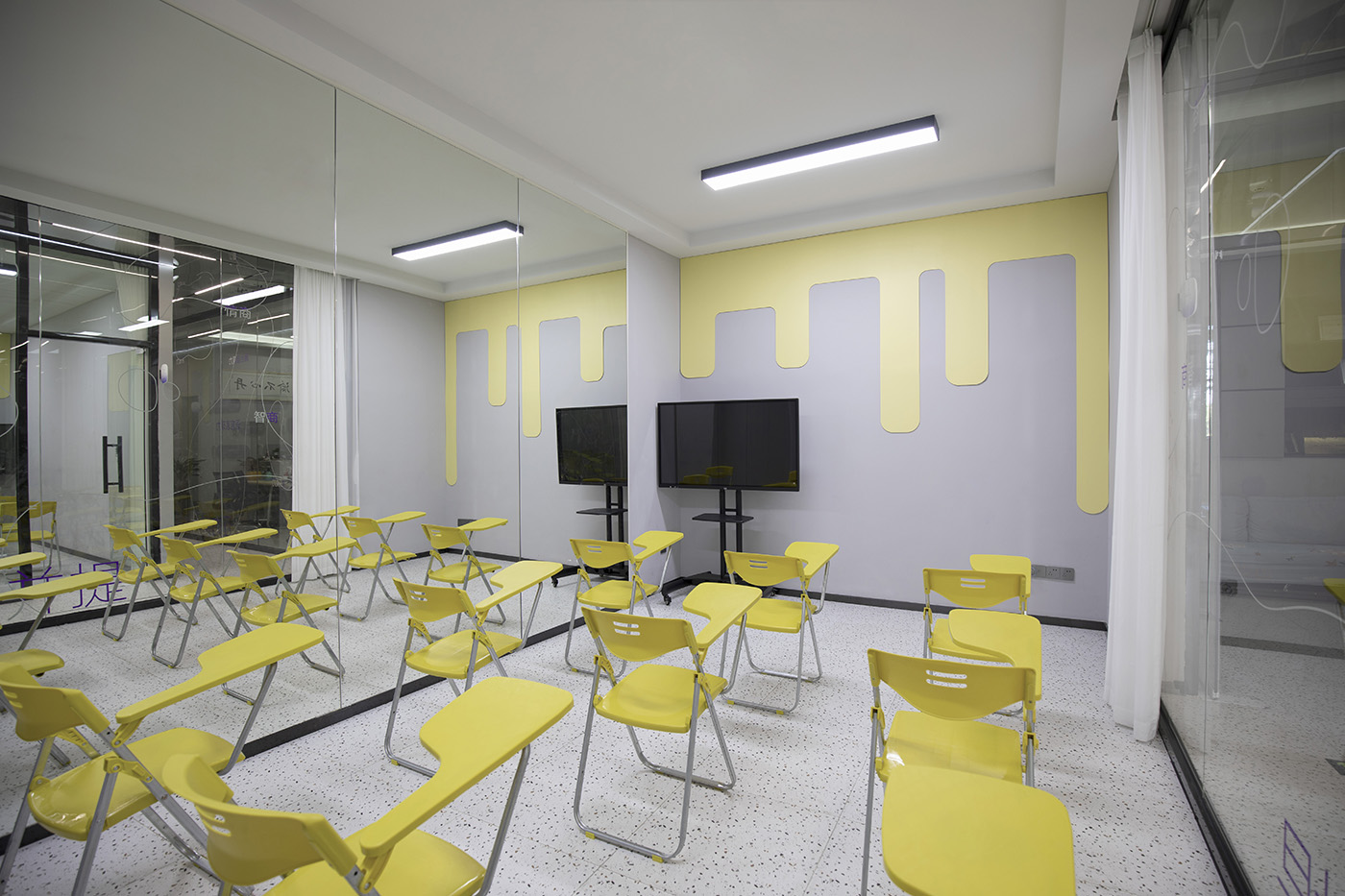 殷丹语言艺术品牌形象创建及视觉空间落地丨中国东莞-91