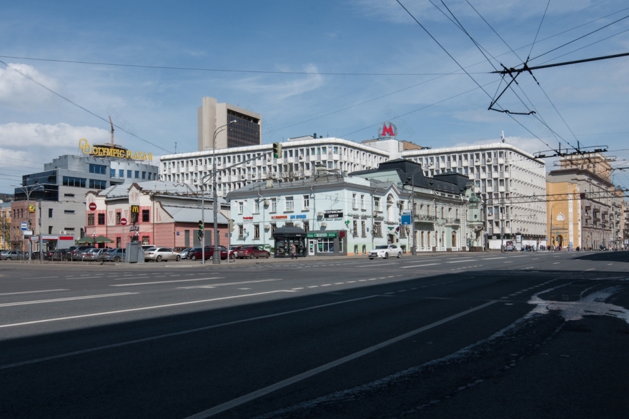 设计师打造复古风格餐厅,重现 80 年代回忆-16