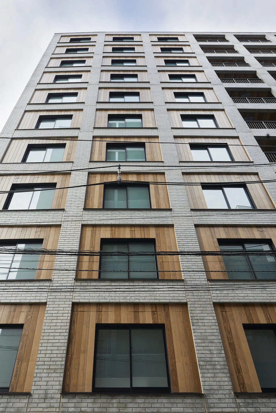 模糊界限的混凝土皮肤 · 日本公寓设计新尝试丨日本神奈川-31