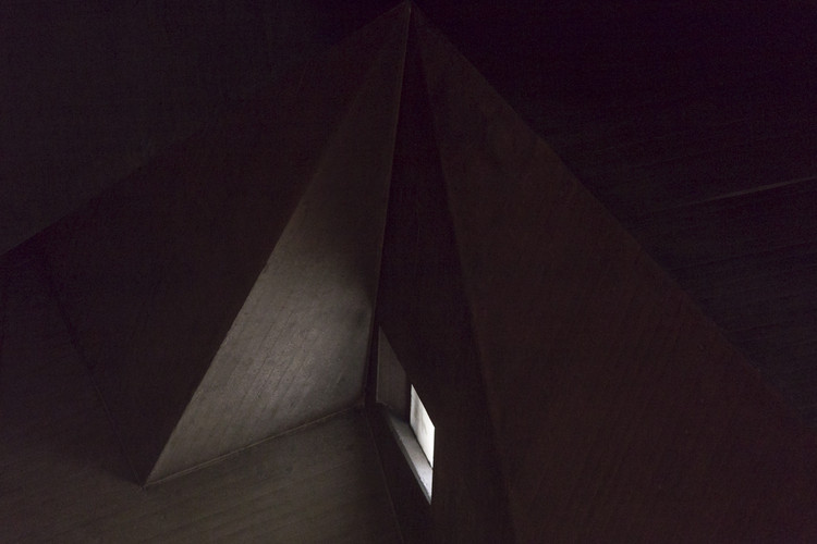 戈特弗里德·博姆的"残酷信仰" · 纳维吉斯马林德姆教堂设计-49