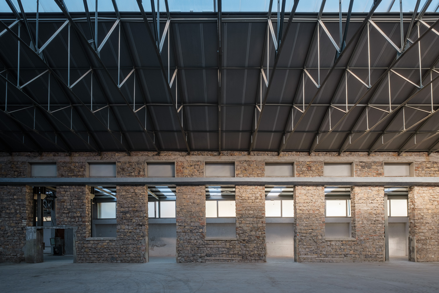 工厂重生 | 简约几何有机体,多变发光立面-29