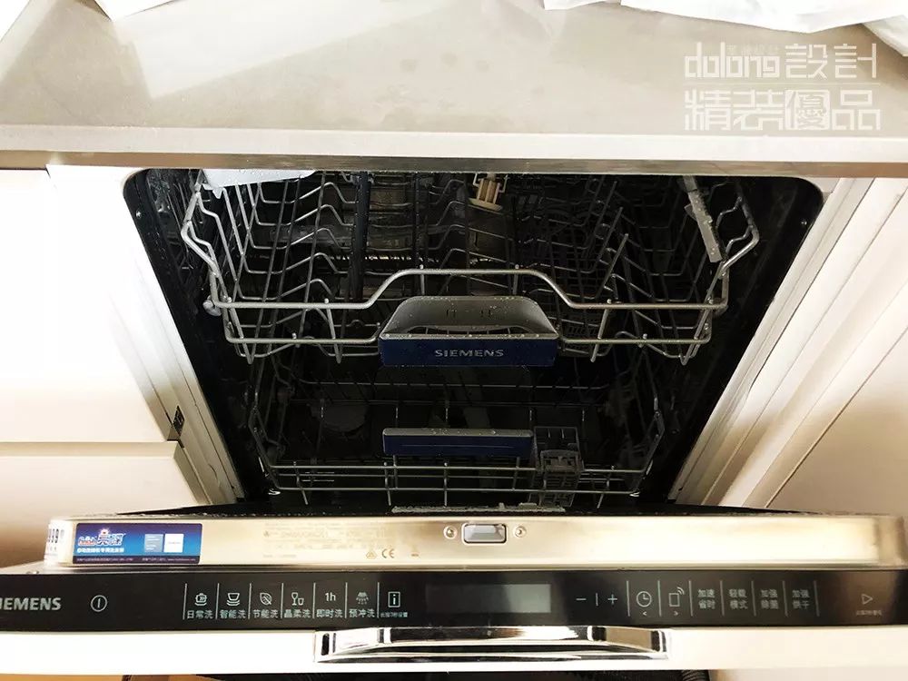 复地御钟山 400 平现代简约设计,儿童活动区与餐厅空间巧妙结合-53