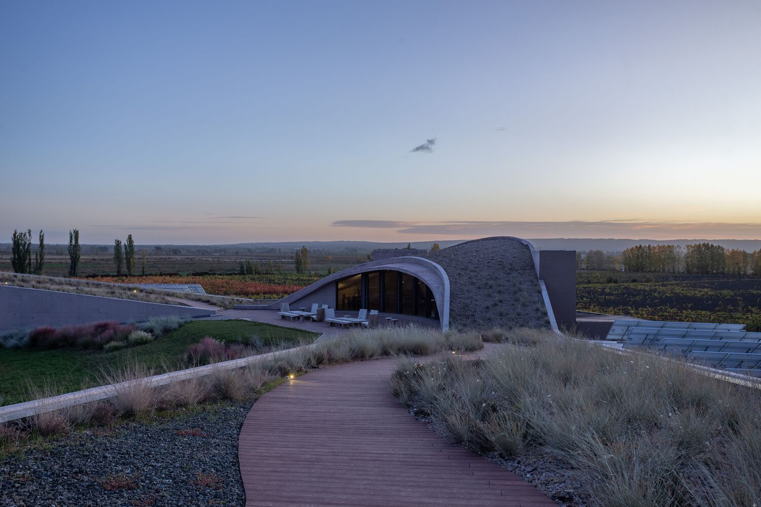 Alpamanta 酒厂·融入自然的绿色建筑-5