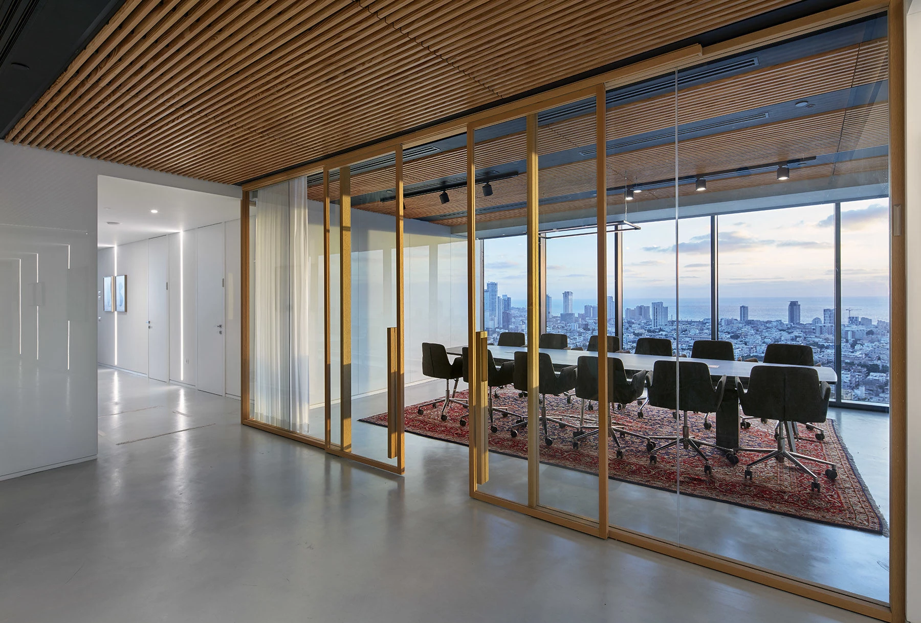 博阿兹·本·祖尔及合伙人律师事务所-42