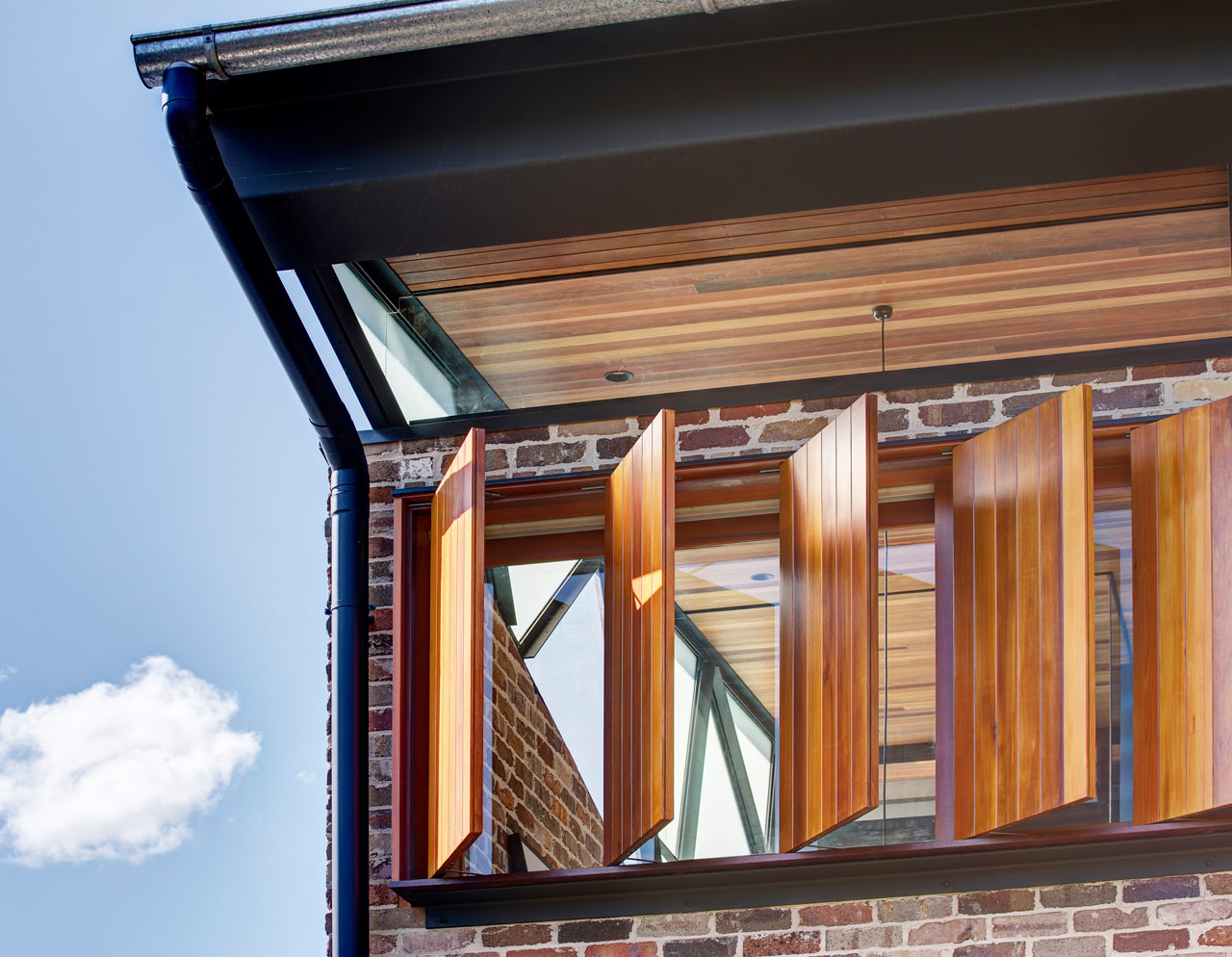 A Sydney House with an Industrial Past Incorporates Some of those Elements-3