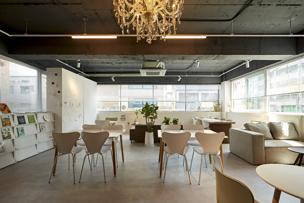 极简主义的 30 平米咖啡馆 | 韩国设计师的室内设计杰作-7