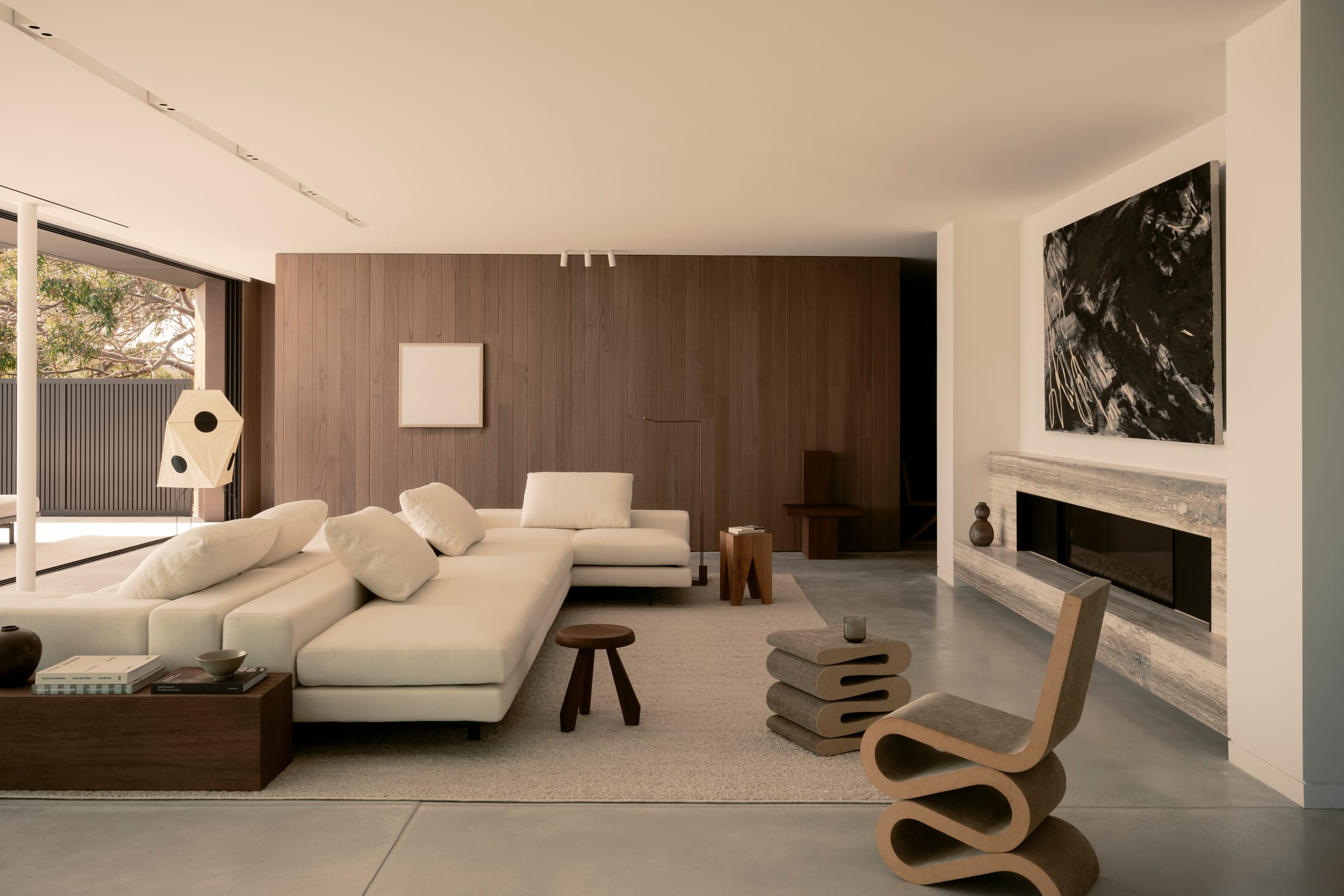 Back of the Moon: A Multi-Generational Coastal Retreat in Maianbar.-17