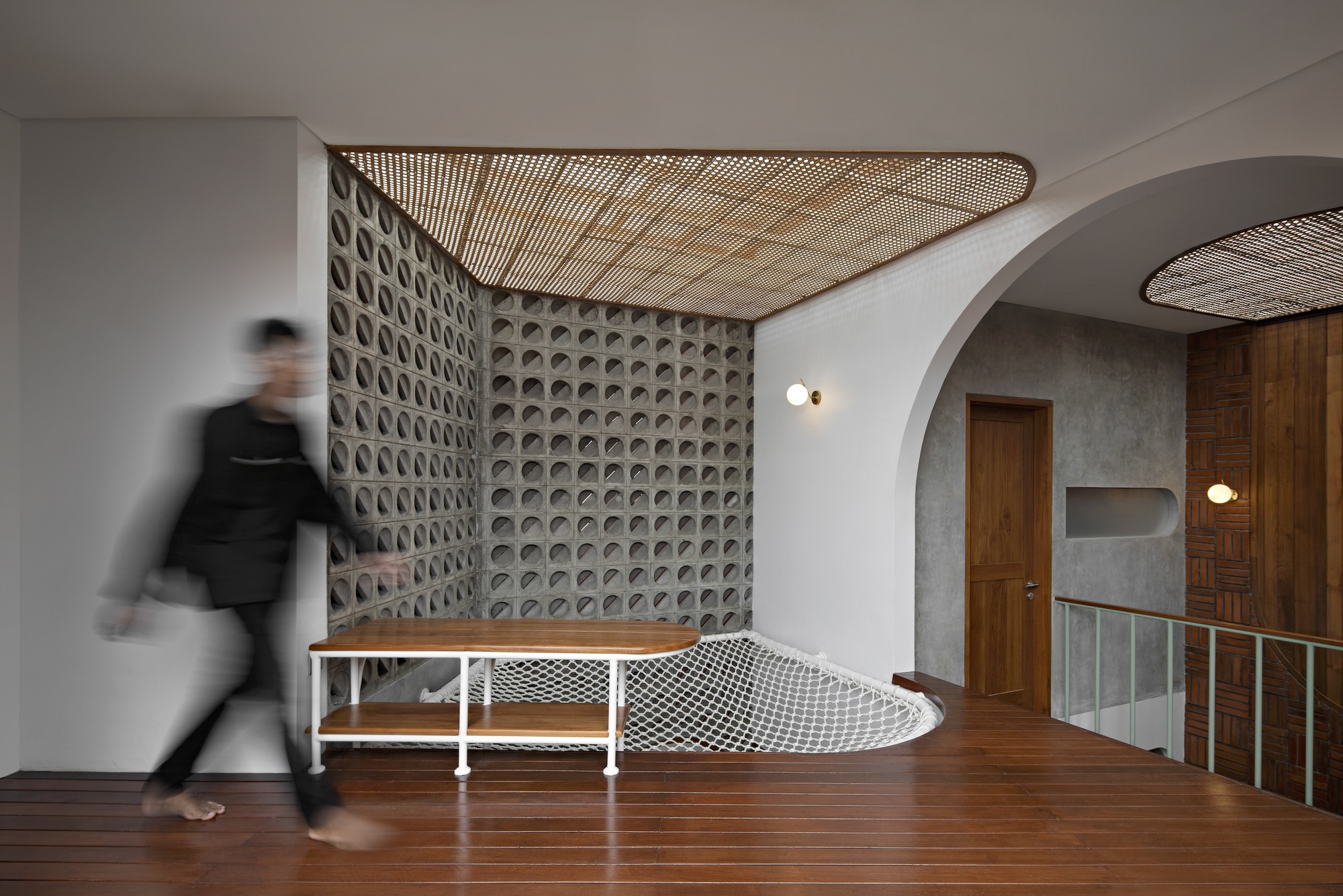 心烦意乱的房子丨印度丨Ismail Solehudin Architecture-47