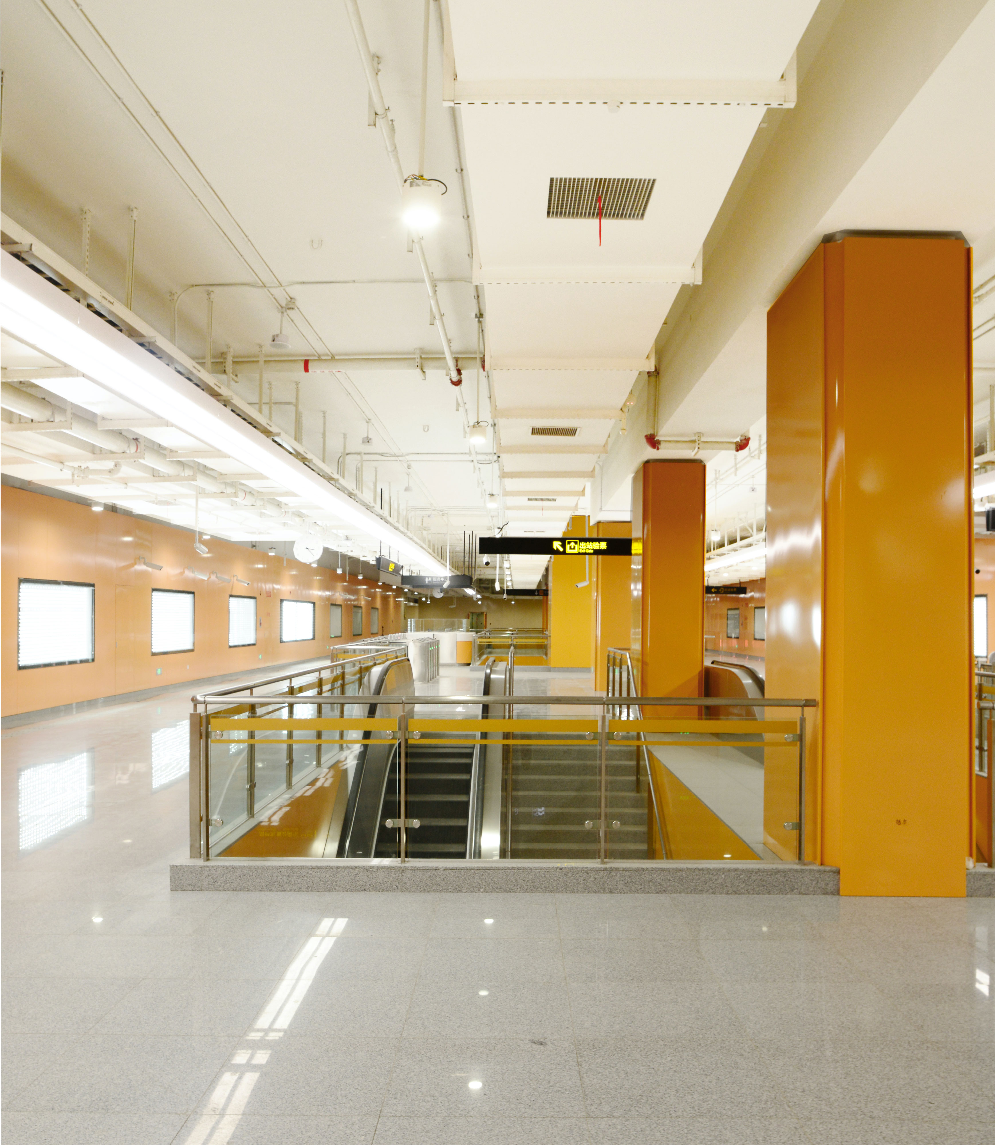 上海地铁 18 号线车站丨中国上海丨上海轨道交通 18 号线发展有限公司-18